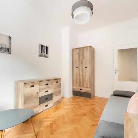 Plac Zbawiciela 3-Bedroom Apartment Βαρσοβία Εξωτερικό φωτογραφία