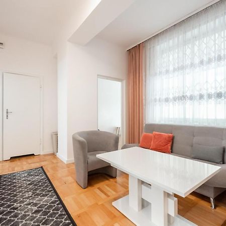 Plac Zbawiciela 3-Bedroom Apartment Βαρσοβία Εξωτερικό φωτογραφία