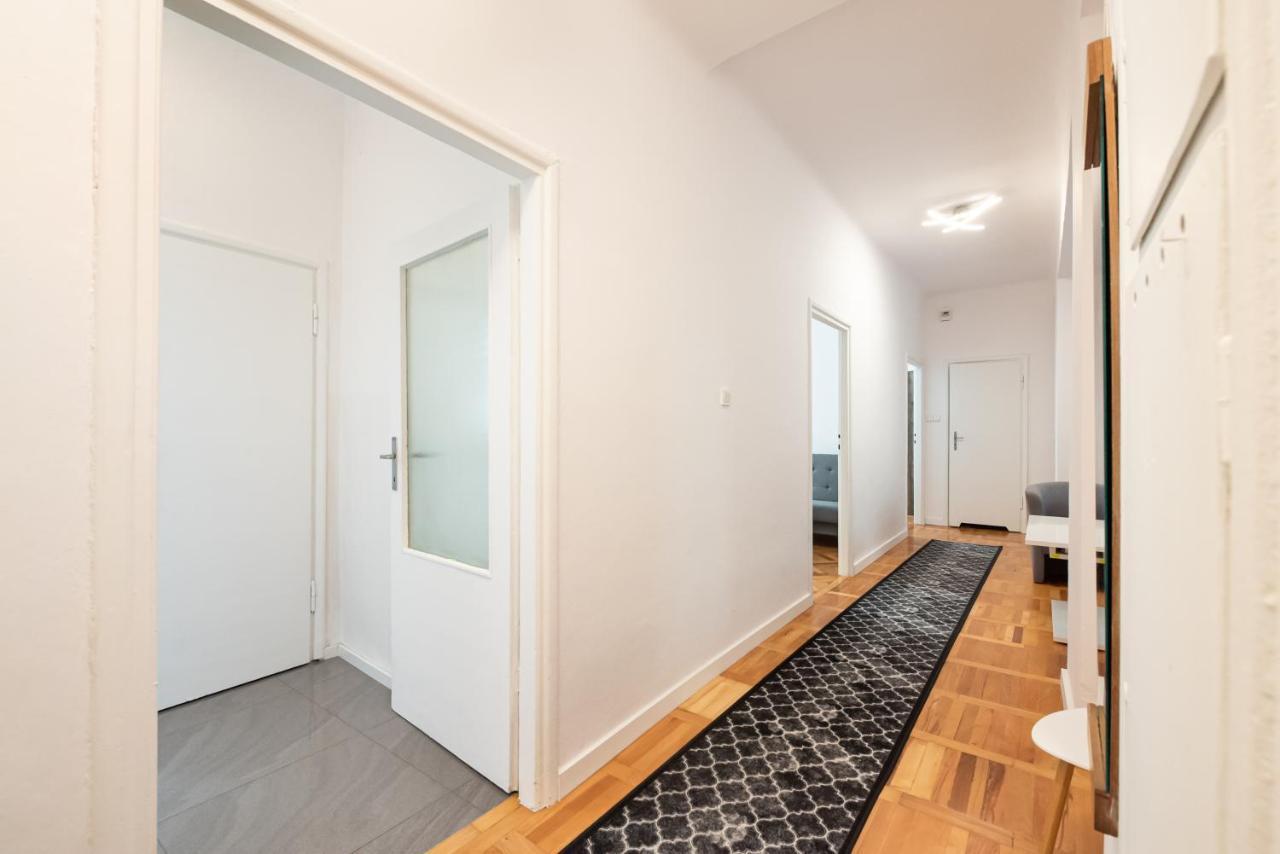 Plac Zbawiciela 3-Bedroom Apartment Βαρσοβία Εξωτερικό φωτογραφία