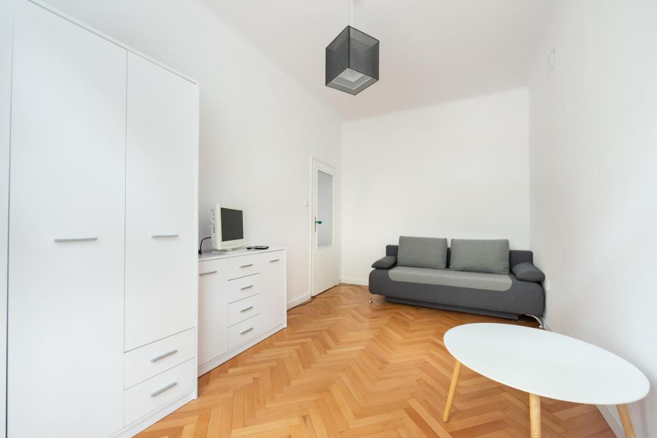 Plac Zbawiciela 3-Bedroom Apartment Βαρσοβία Εξωτερικό φωτογραφία